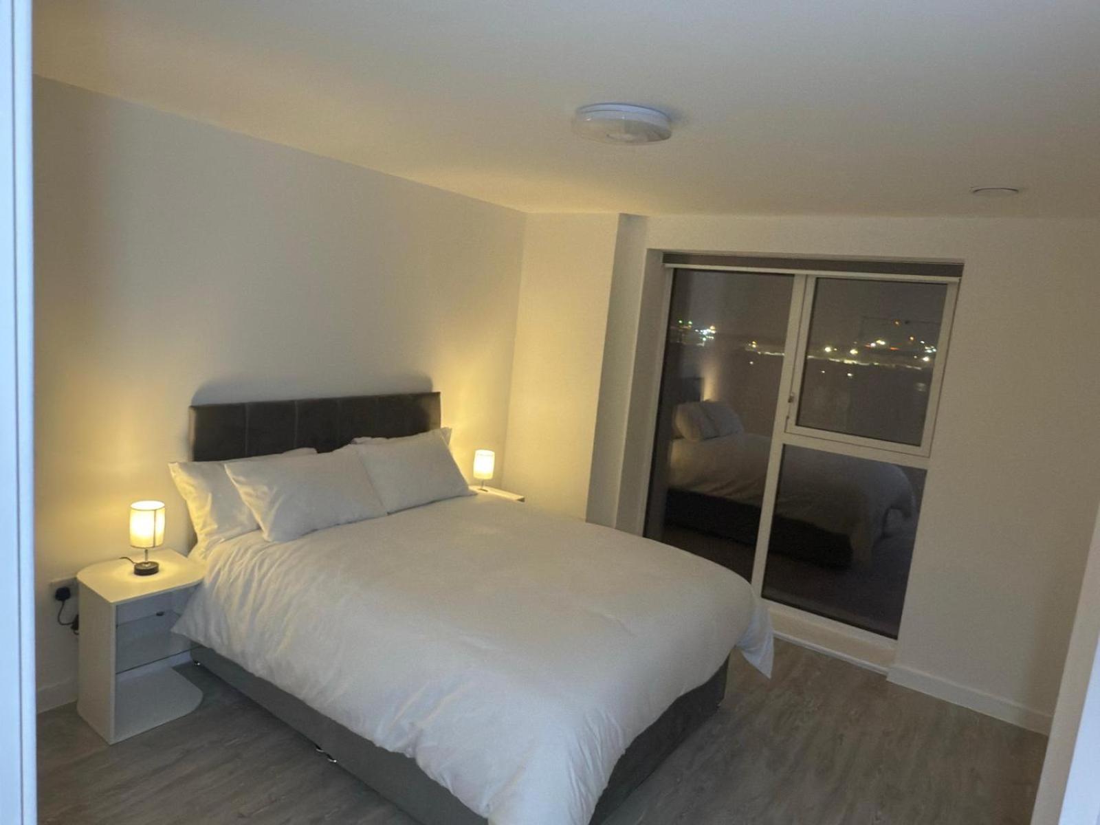 Serenity Waterfront 2 Bed Apartment Northfleet エクステリア 写真
