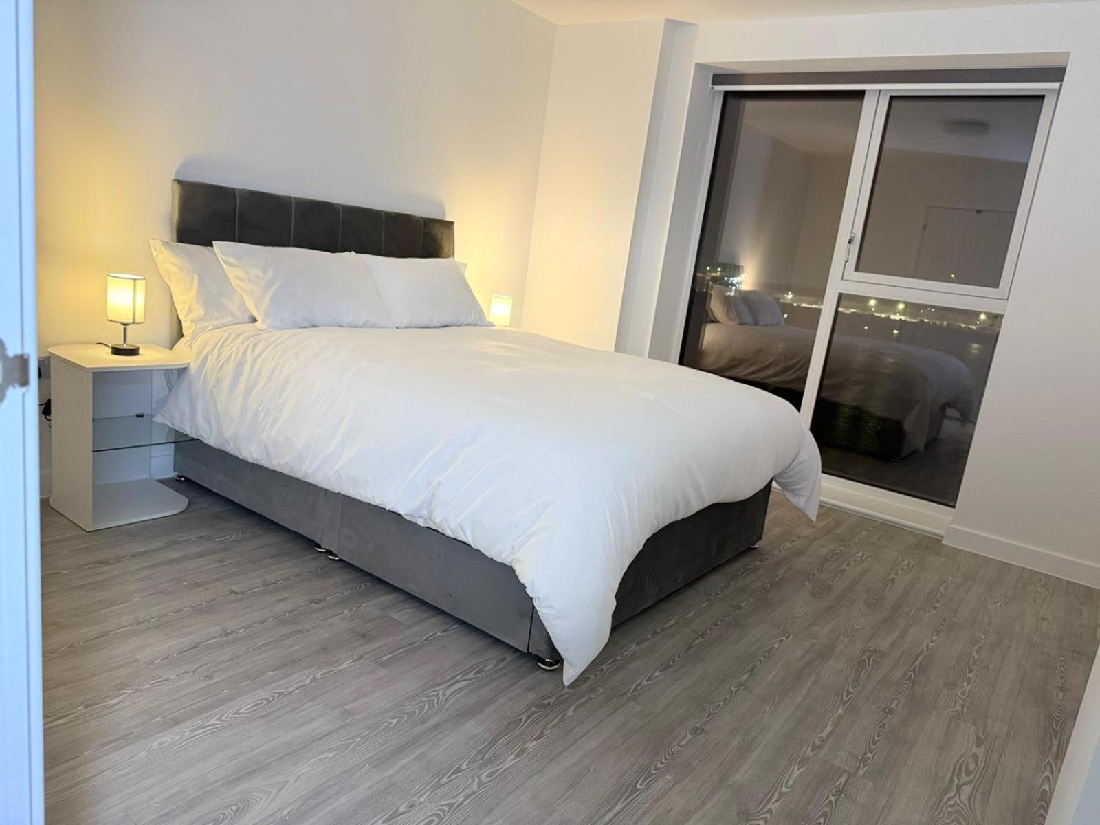 Serenity Waterfront 2 Bed Apartment Northfleet エクステリア 写真