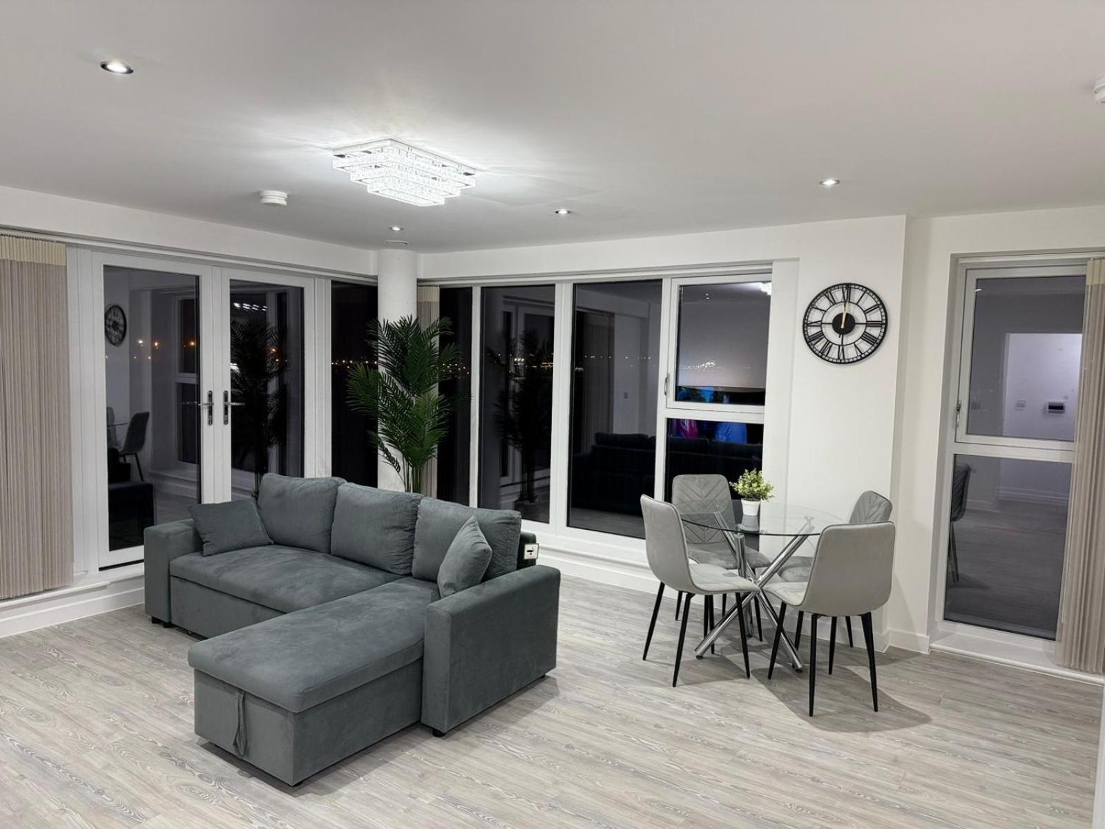 Serenity Waterfront 2 Bed Apartment Northfleet エクステリア 写真