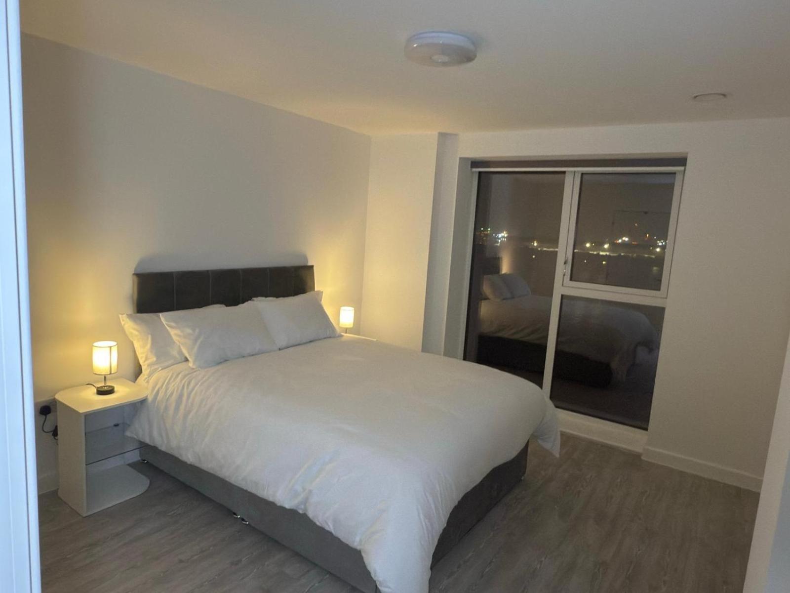 Serenity Waterfront 2 Bed Apartment Northfleet エクステリア 写真