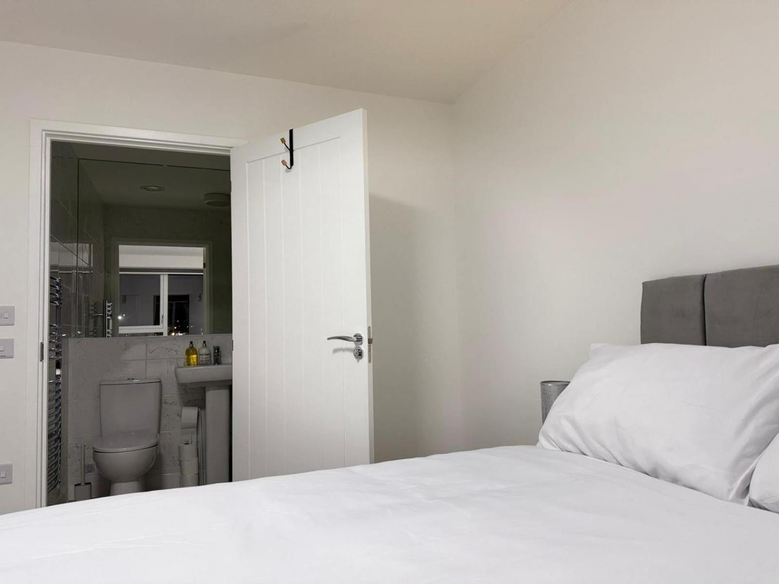Serenity Waterfront 2 Bed Apartment Northfleet エクステリア 写真
