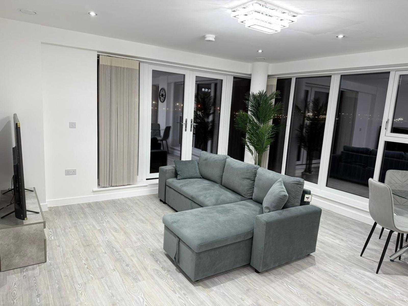 Serenity Waterfront 2 Bed Apartment Northfleet エクステリア 写真