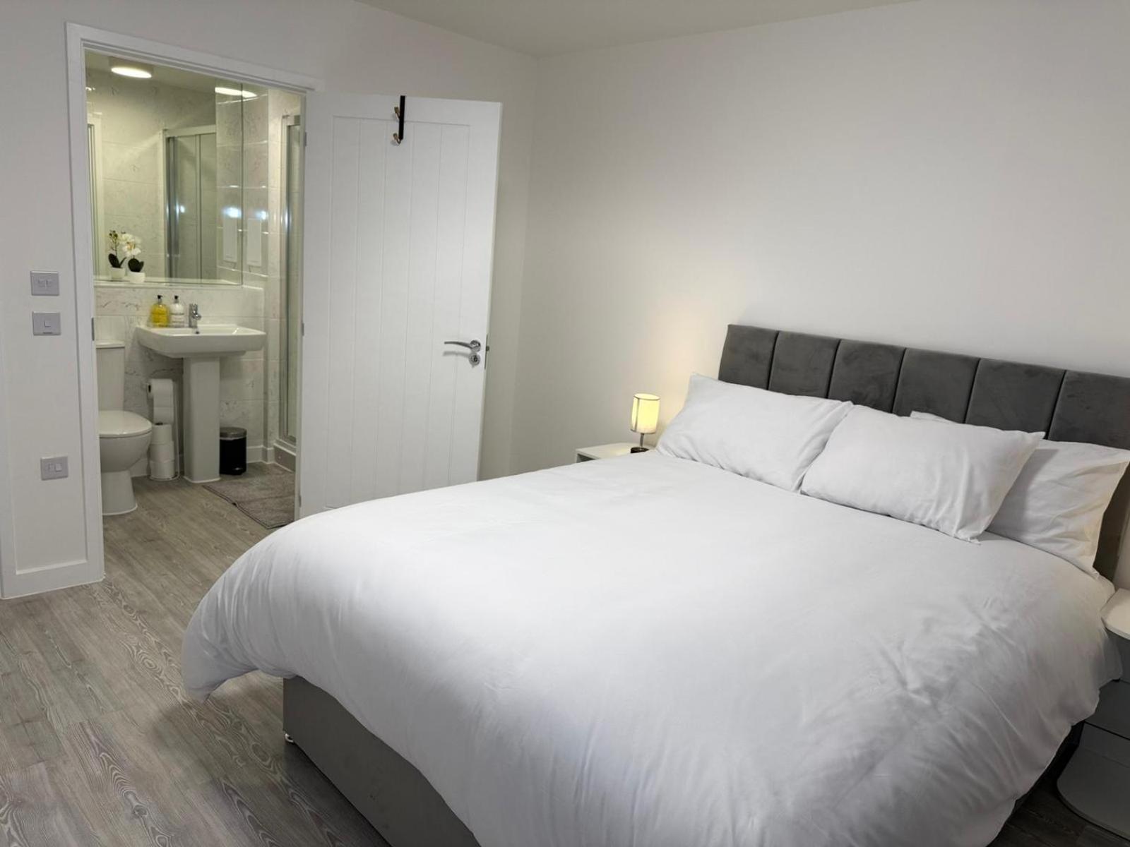 Serenity Waterfront 2 Bed Apartment Northfleet エクステリア 写真
