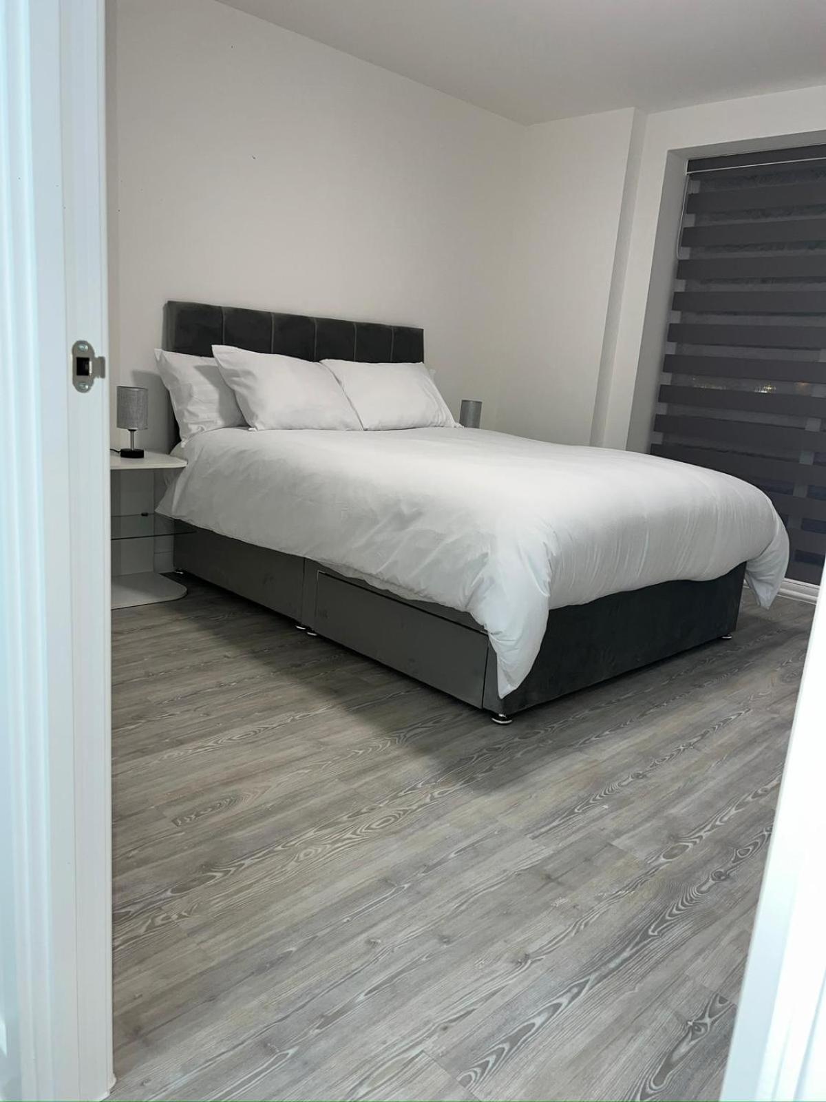 Serenity Waterfront 2 Bed Apartment Northfleet エクステリア 写真